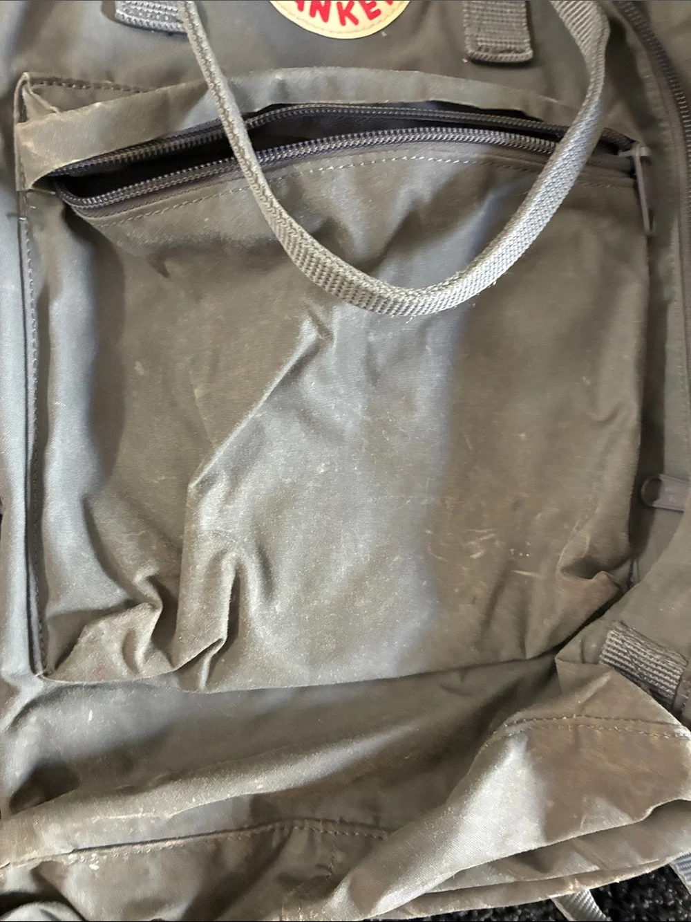 FJALLRAVEN Large kanken 18” Gray Backpack